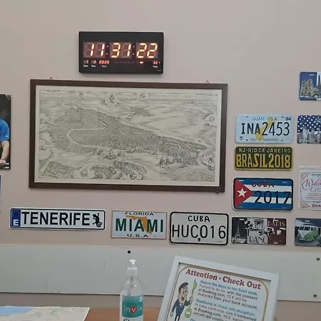 Atlantic ホステル ナポリ