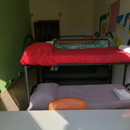 Atlantic ホステル ナポリ